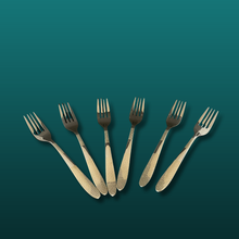 Load image into Gallery viewer, Elegant Exclusive Gold Plated Laser Stainless Steel Cutlery Set
