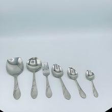 Load image into Gallery viewer, 4 Persons set - Elegant Stainless Steel Cutlery
