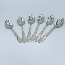 Load image into Gallery viewer, 4 Persons set - Elegant Stainless Steel Cutlery
