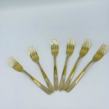 Load image into Gallery viewer, 8 Persons set - Golden laser print fancy cutlery set stainless steel
