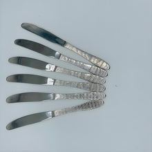 Load image into Gallery viewer, 8 Persons set - Royal Luxe Gold Laser-Design Silverware
