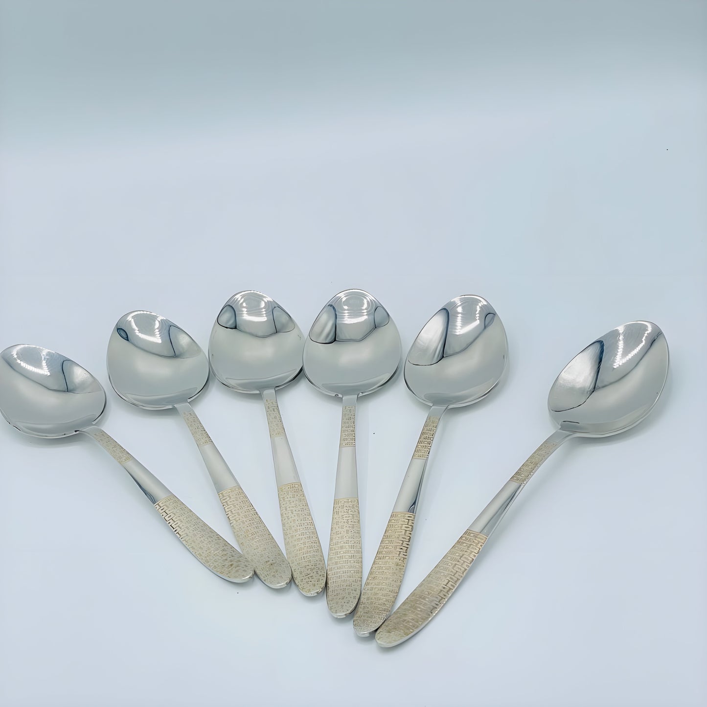 4 Persons set - Elegant Exclusive Gold Plated Laser Stainless Steel Cutlery Set