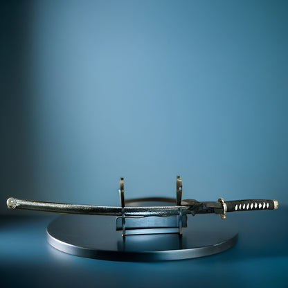Traditional Katana Sword with Gleaming Blade and Elegant Scabbard – Collector's Edition"