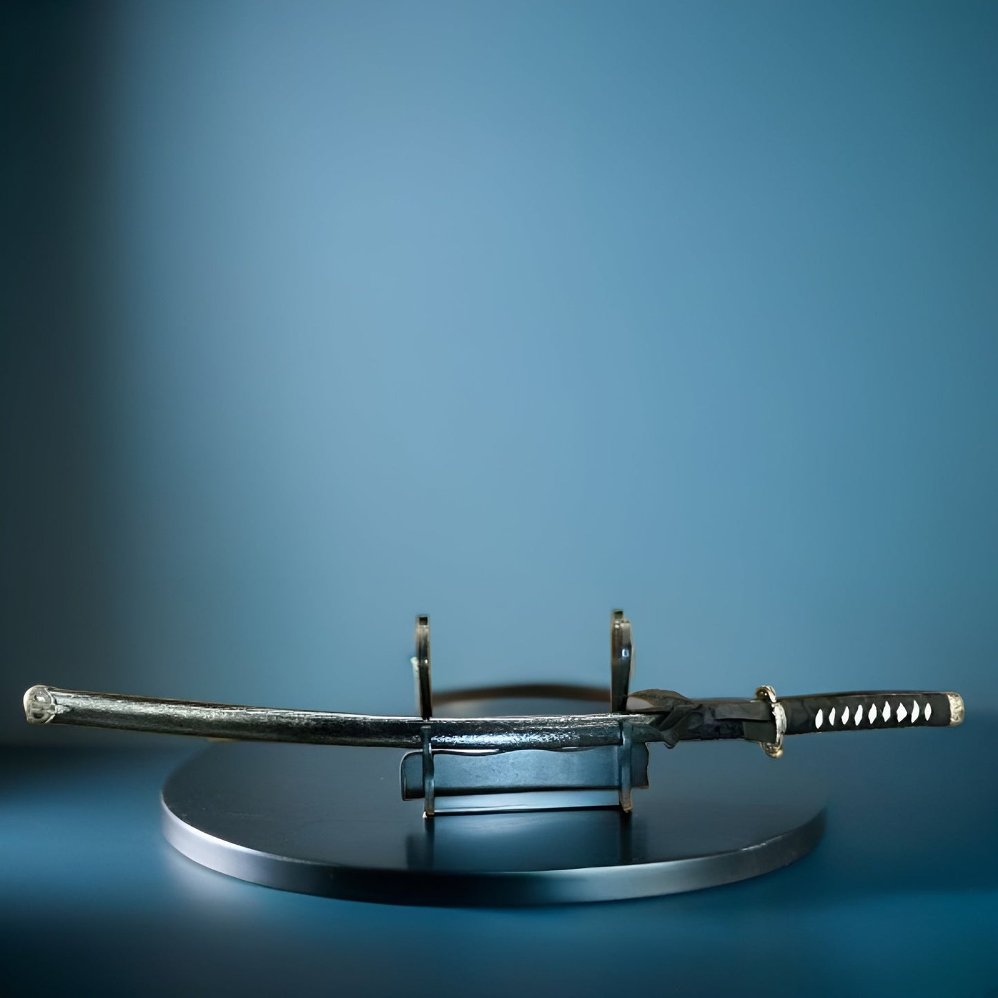 Traditional Katana Sword with Gleaming Blade and Elegant Scabbard – Collector's Edition"