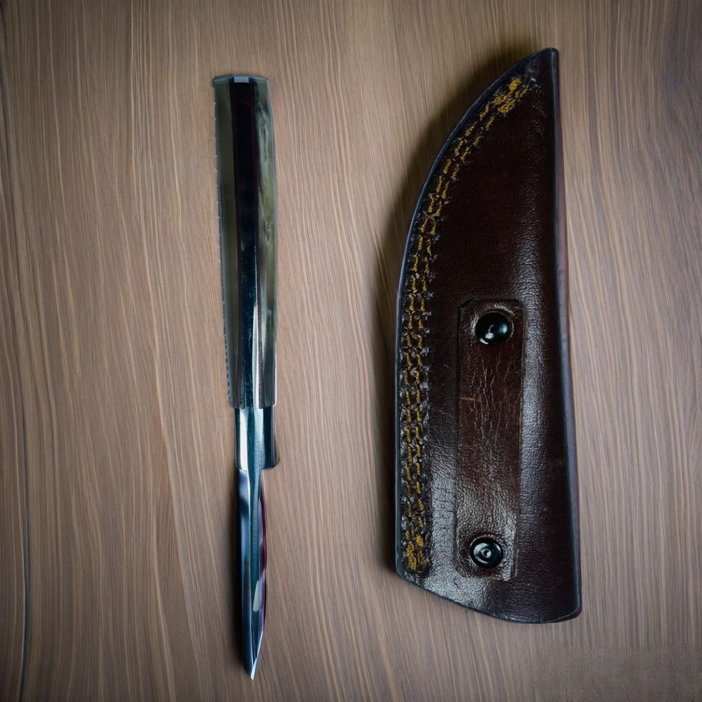 Handcrafted Knife with Natural Horn Handle and Leather Sheath