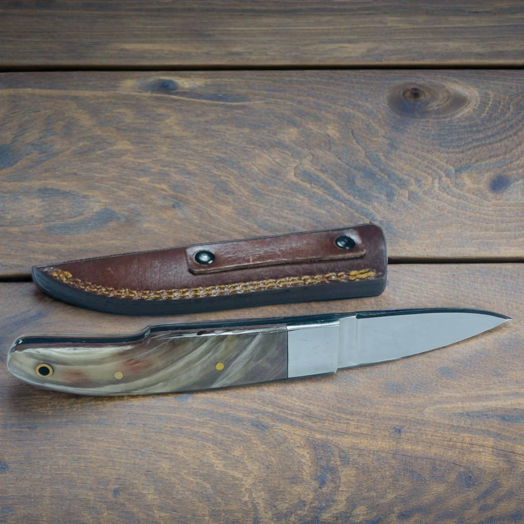 Handcrafted Knife with Natural Horn Handle and Leather Sheath