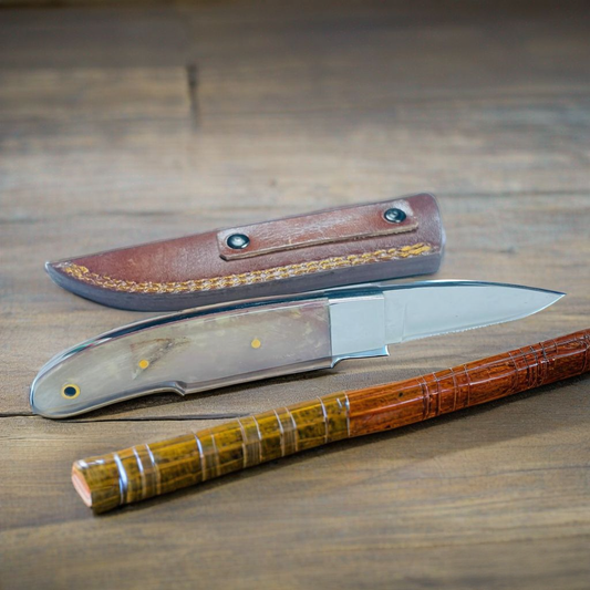Handcrafted Knife with Natural Horn Handle and Leather Sheath