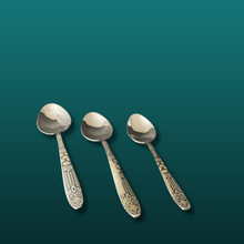 Load image into Gallery viewer, Luxury Laser-Cut Floral Stainless Steel Flatware
