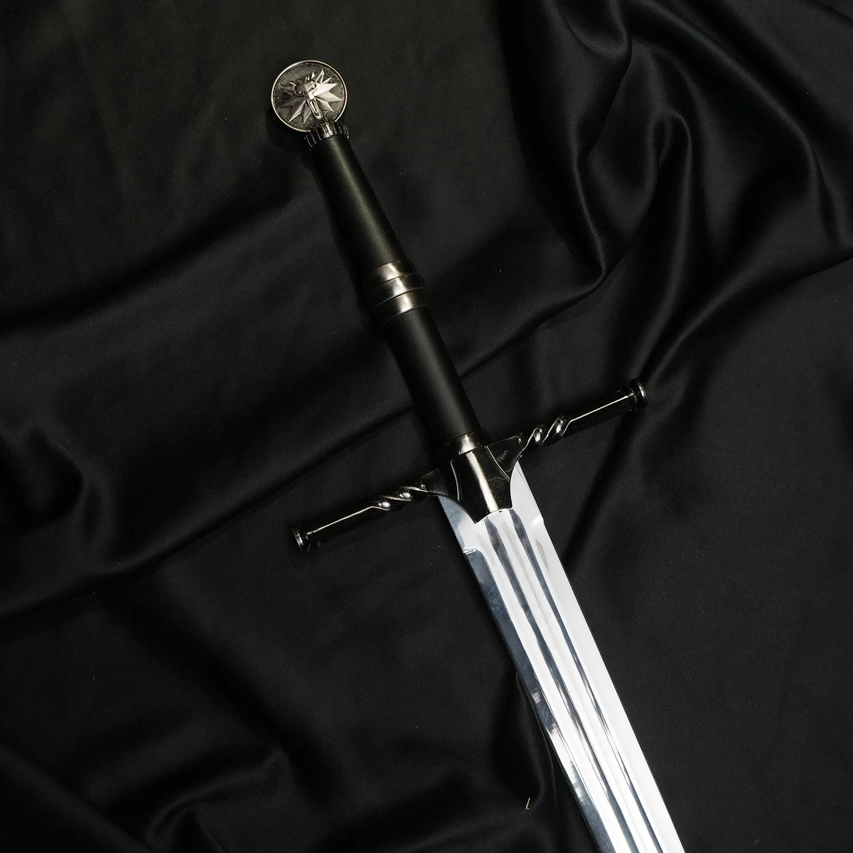 Witcher Sword with Polished Blade and Elegant Hilt – Display Edition
