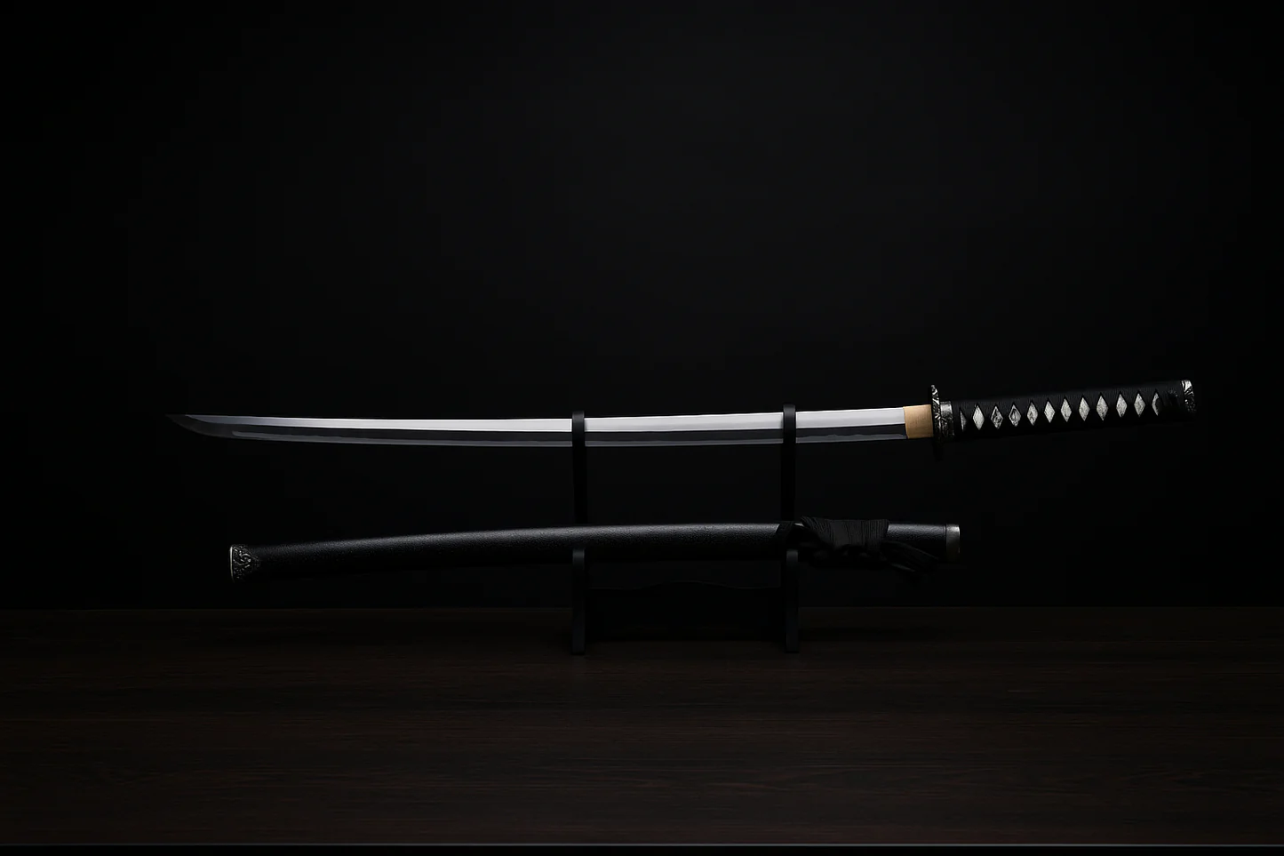 Traditional Katana Sword with Gleaming Blade and Elegant Scabbard – Collector's Edition"