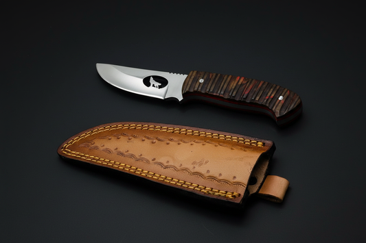 Wolf knife flat side by side on black